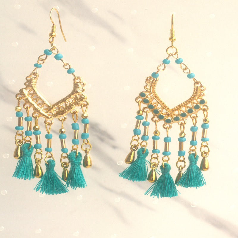 dainty emerald green earrings
